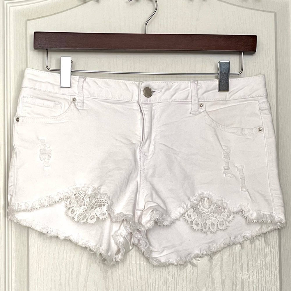 Angel Kiss High Rise Lace Trim Distressed Denim Shorts Size 5 Shabby Chic Boho